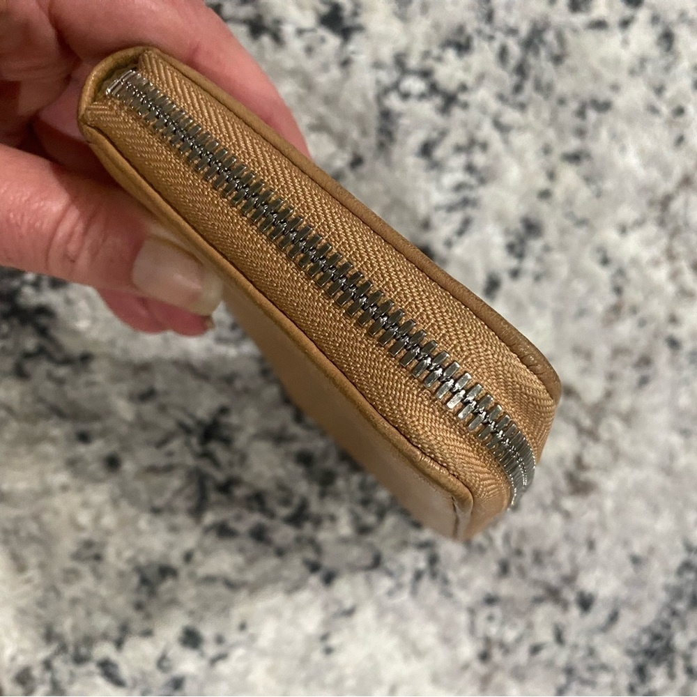 Coach Accordian Zip Wallet Tan Calf Leather - Picture 9 of 14